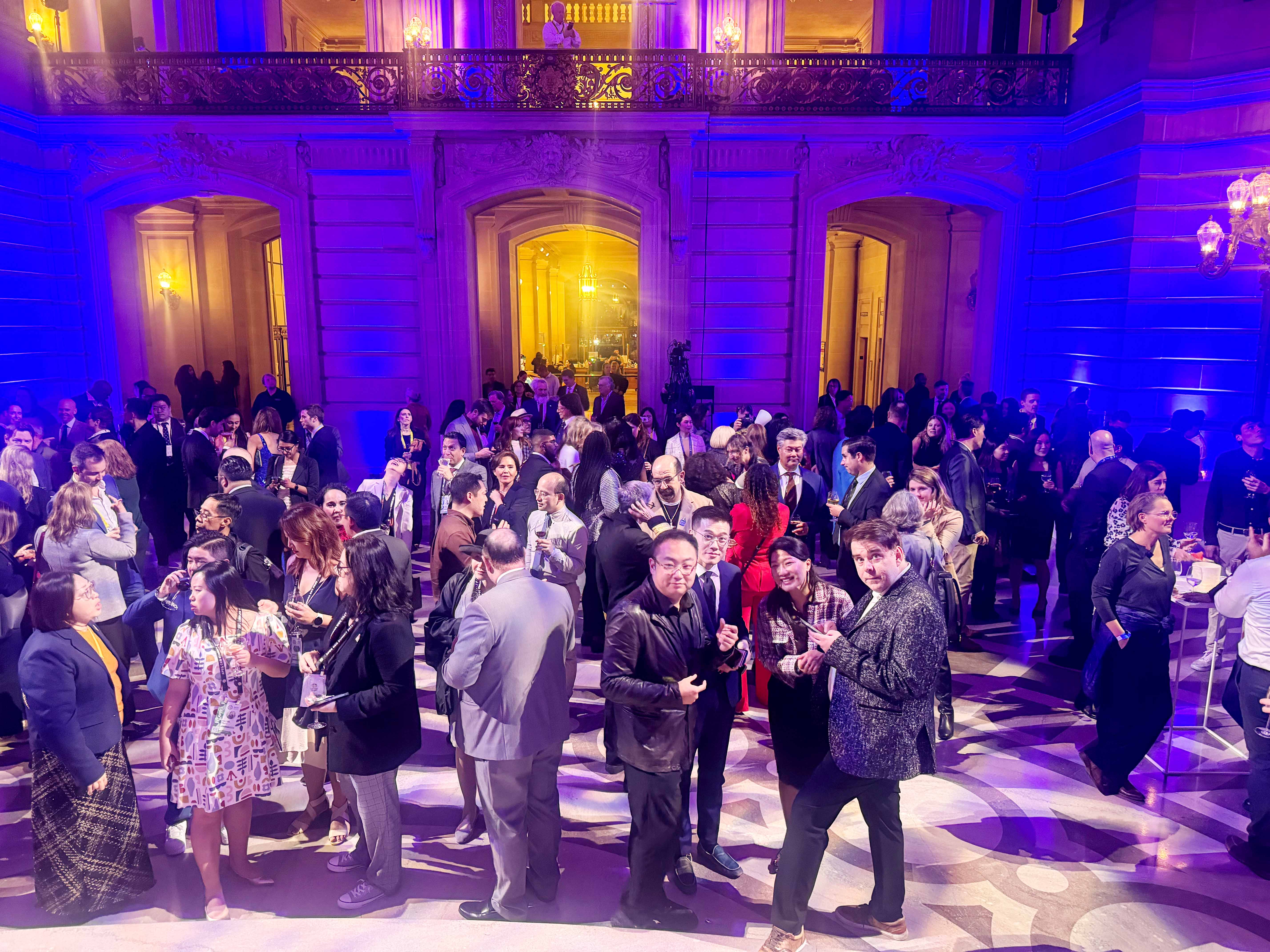 APEC 2023配合主席徐鹏出席国际媒体招待会